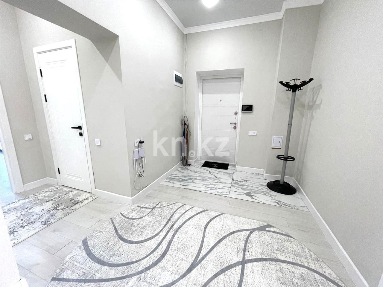 Продажа 3-комнатной квартиры, 94 м², ул. Муканова в Караганде - фото 16