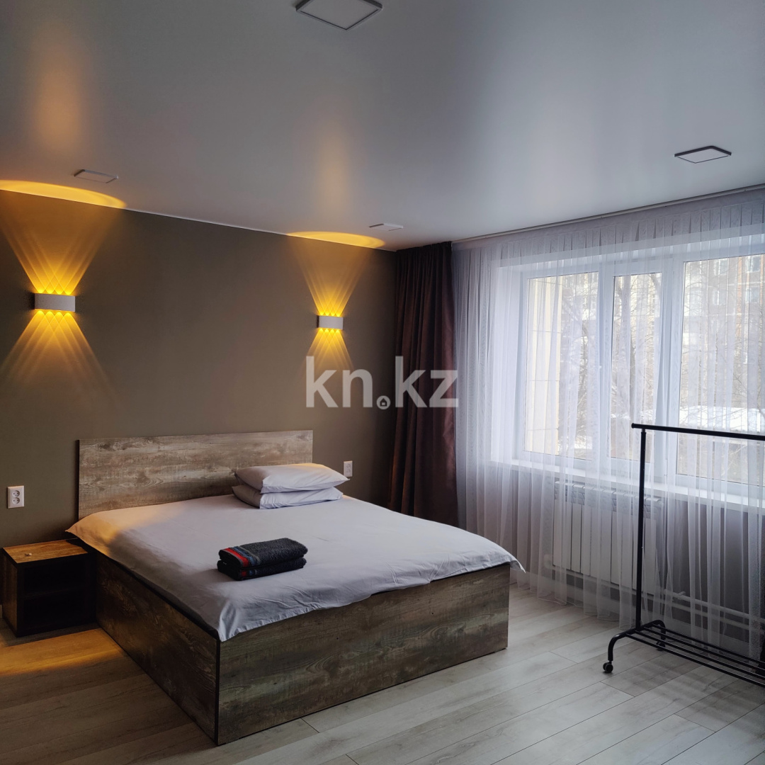 Аренда 1-комнатной квартиры посуточно, 35 м², ул. Гапеева, дом  6 в Караганде