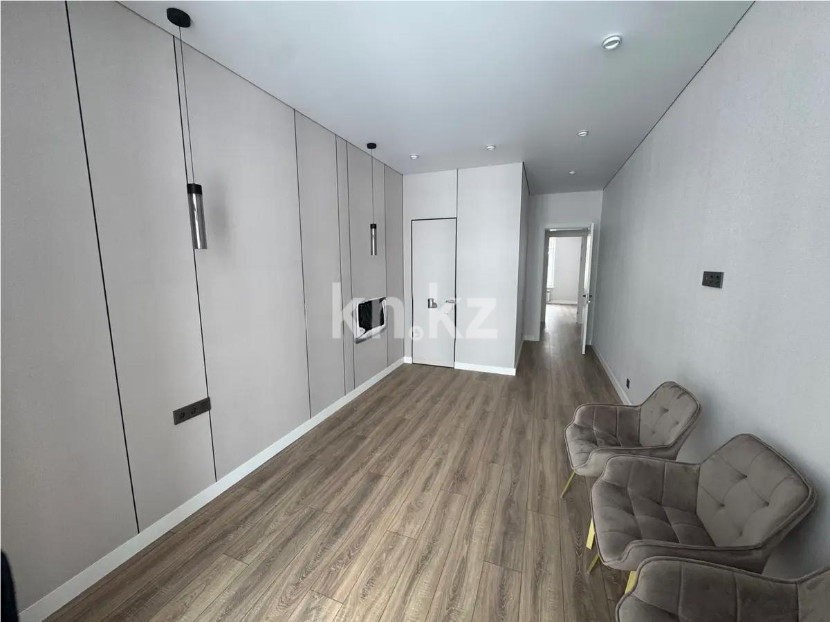 Продажа 3-комнатной квартиры, 95 м², ул. Дюсембекова, дом  83/2 в Караганде - фото 4