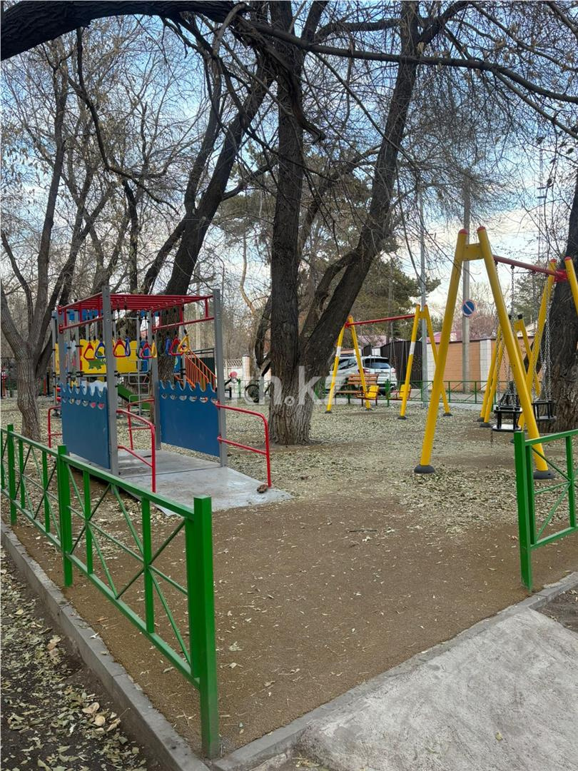 Продажа 3-комнатной квартиры, 57 м², ул. Аманжолова в Караганде - фото 8