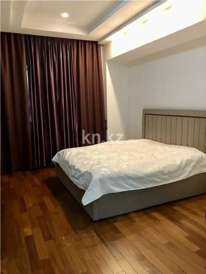 Продажа 5-комнатной квартиры, 186.4 м², мкр-н Самал-3, дом  25 в Алматы - фото 2