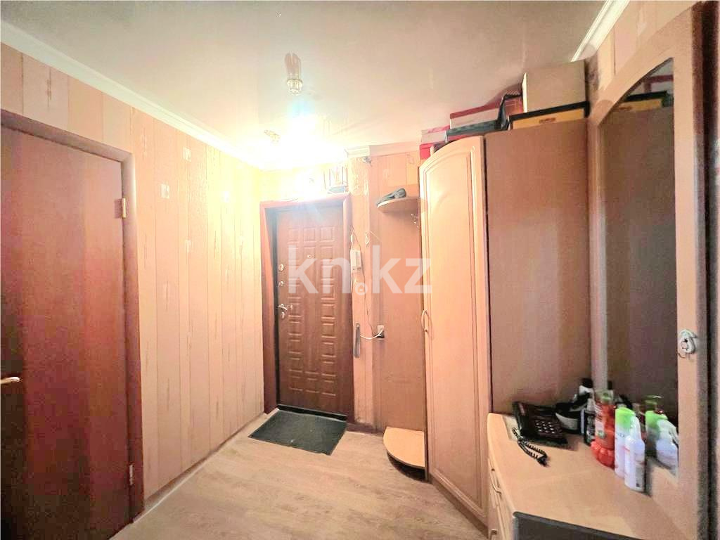 Продажа 3-комнатной квартиры, 61 м², мкр-н 17 в Караганде - фото 8