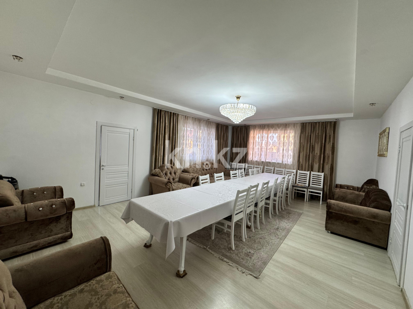 Продажа 6-комнатного дома, 343 м², ул. Карибжанова в Караганде - фото 2