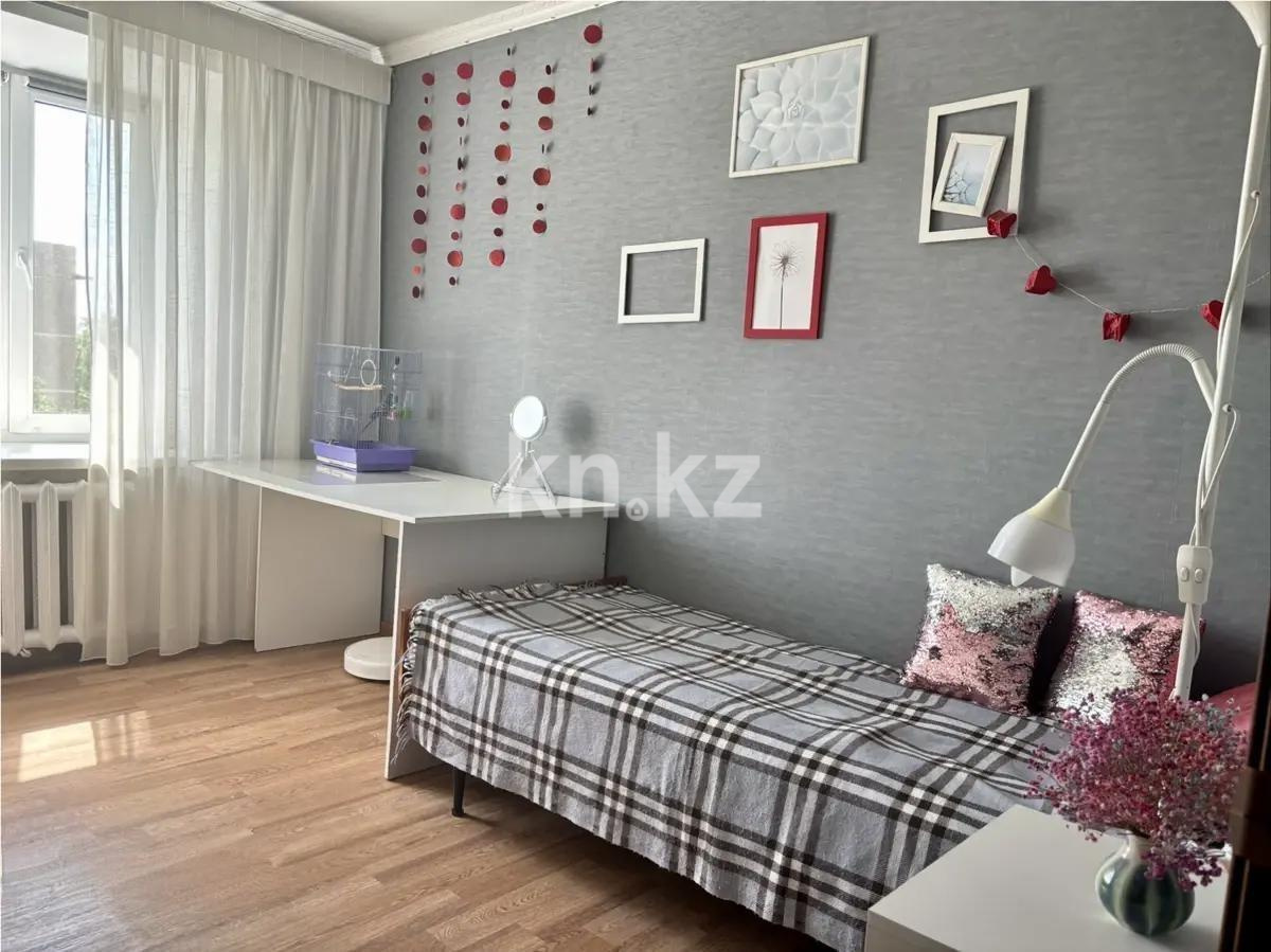 Продажа 3-комнатной квартиры, 62 м², 18 мкр., дом  7 в Караганде - фото 3