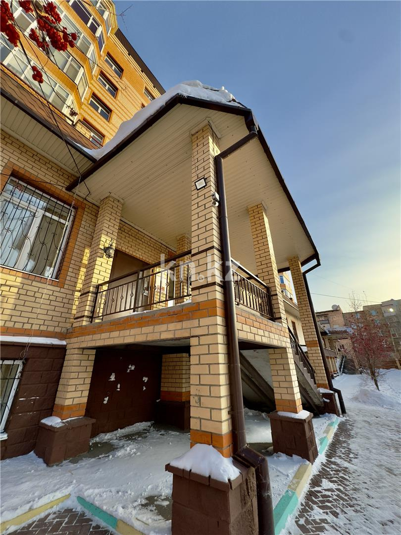 Продажа 5-комнатной квартиры, 217 м², ул. Аманжолова, дом  41 в Караганде - фото 34