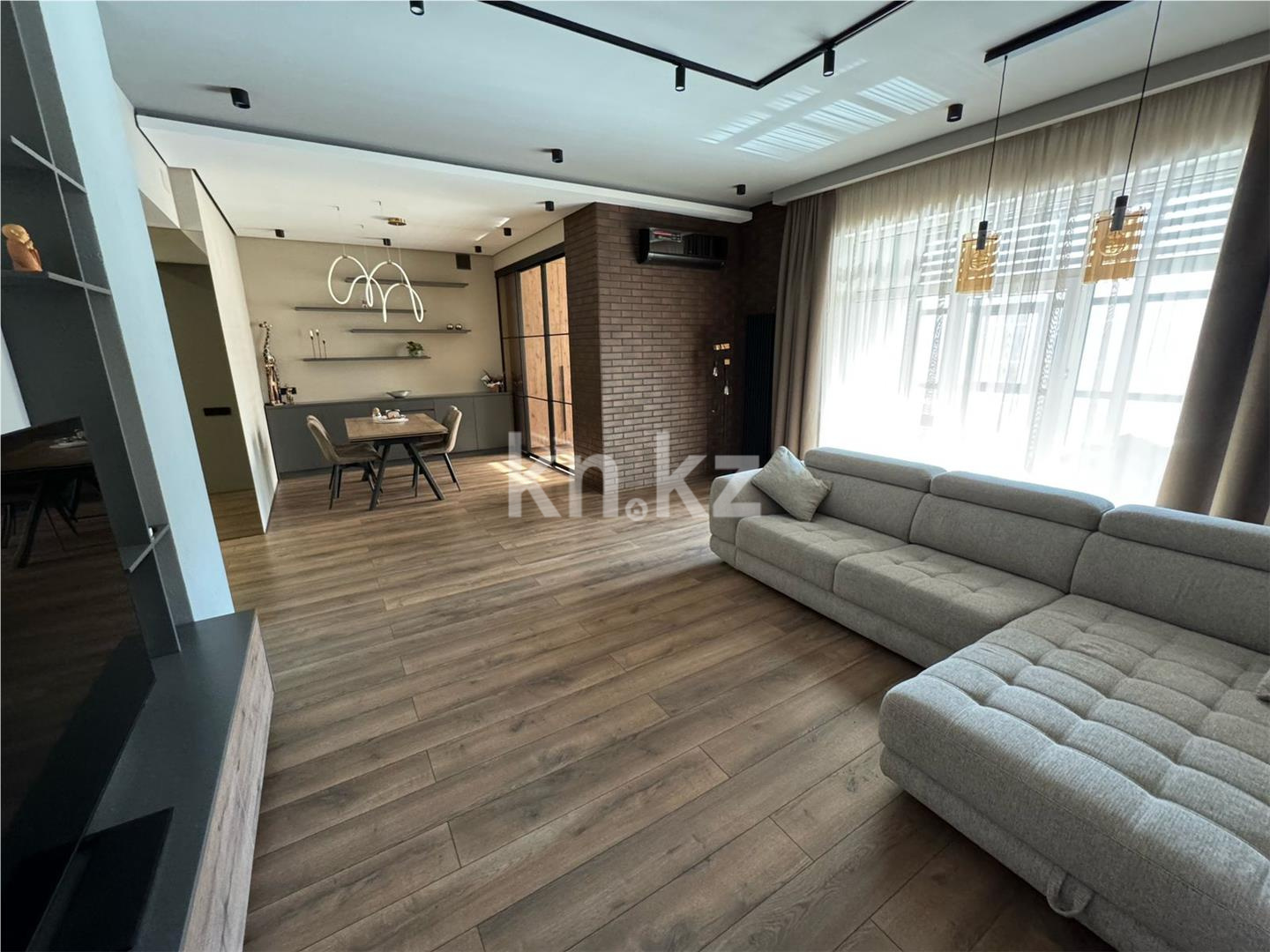 Продажа 4-комнатной квартиры, 142 м² в Караганде