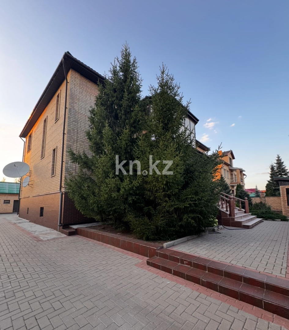 Продажа 7-комнатного дома, 600 м², ул. Ботаническая в Караганде
