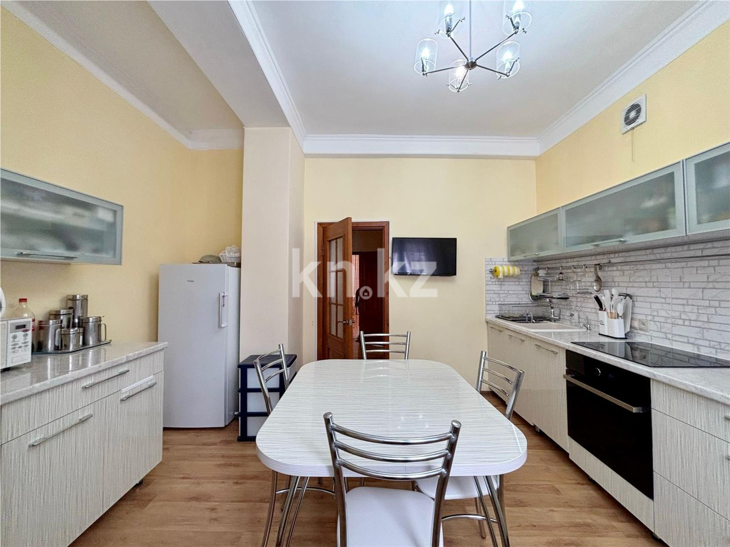 Продажа 3-комнатной квартиры, 84 м², ул. Абая в Караганде - фото 10