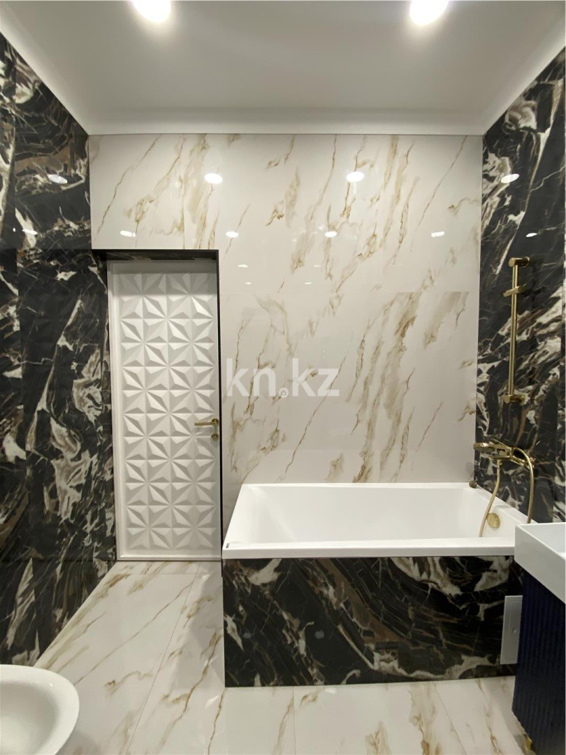 Продажа 4-комнатной квартиры, 132 м², ул. Шарля де Голля в Астане - фото 22