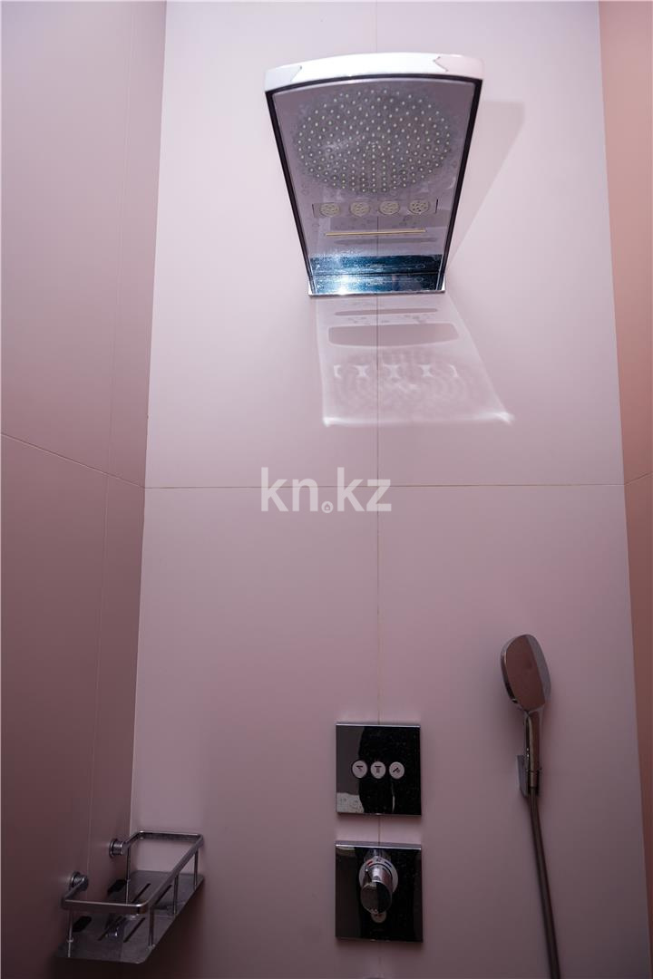 Продажа 6-комнатной квартиры, 345 м², ул. Муканова, дом  53 в Караганде - фото 31