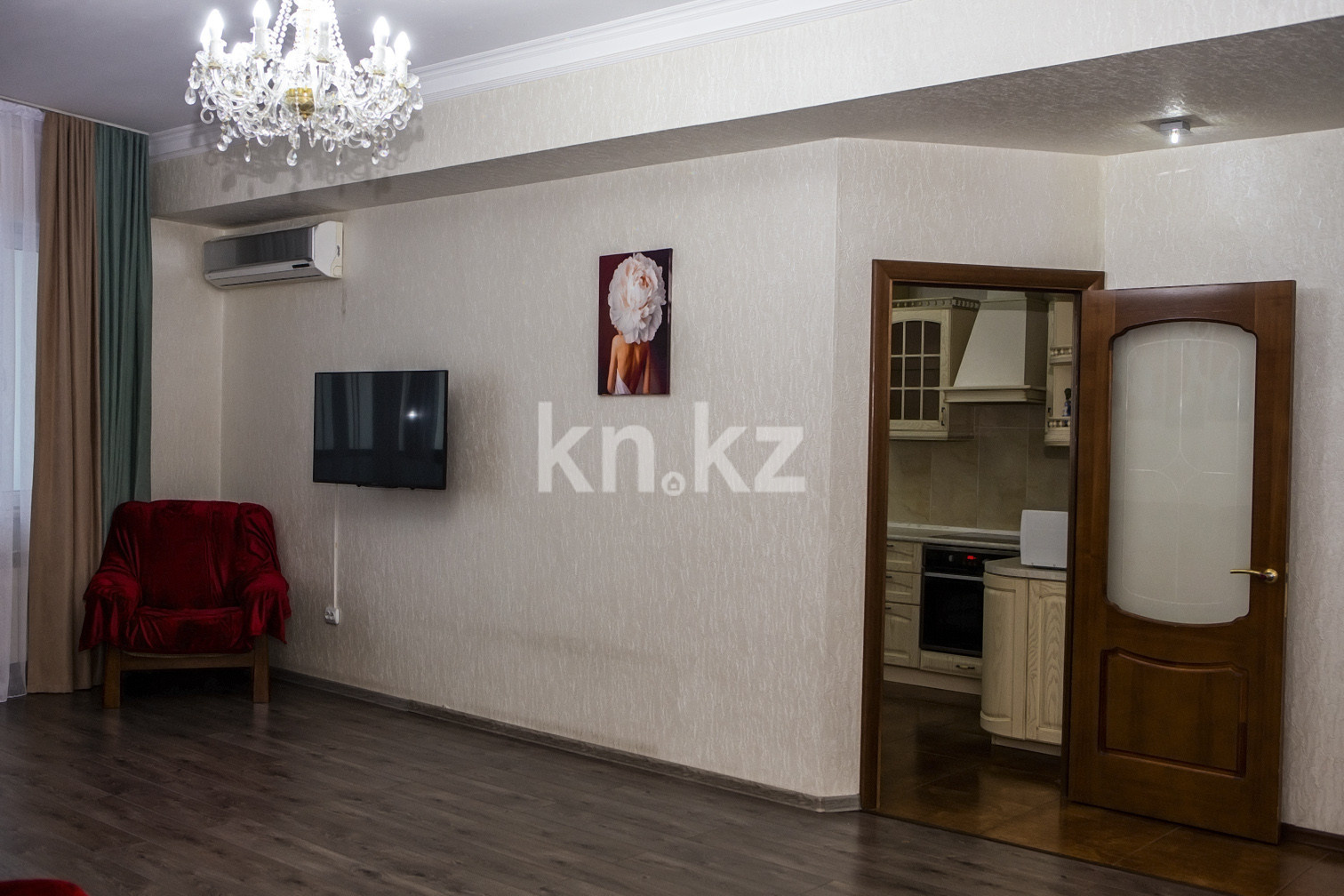 Аренда 3-комнатной квартиры посуточно, 125 м², ул. Радостовца, дом  255 - ул. Утепова в Алматы - фото 8