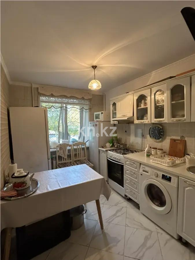 Продажа 3-комнатной квартиры, 62 м², ул. Жандосова, дом  174 в Алматы - фото 4