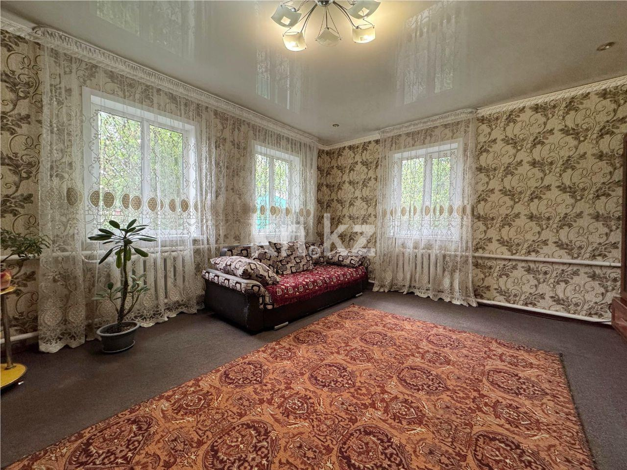 Продажа 4-комнатного дома, 102 м², ул. Больничная, дом  25 в Караганде