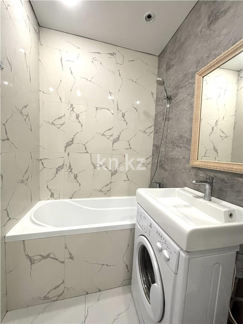 Продажа 2-комнатной квартиры, 40 м², 137 учетный квартал, дом  349 в Караганде - фото 9