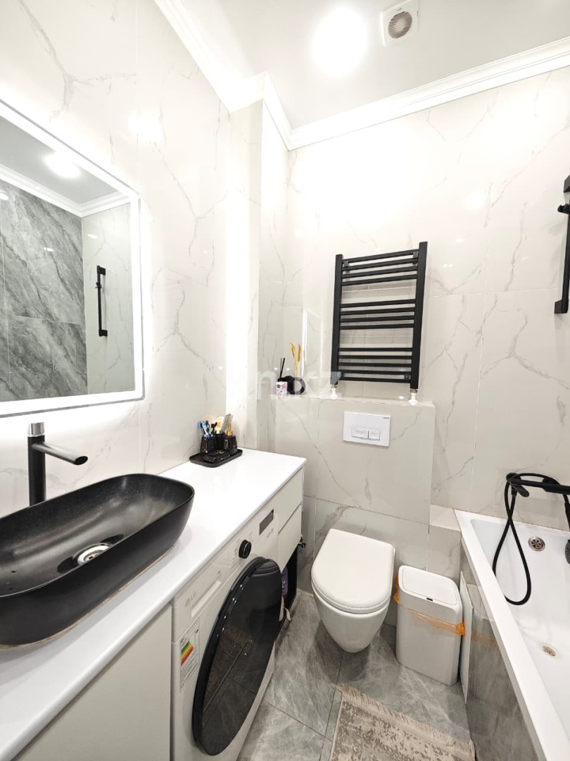 Продажа 3-комнатной квартиры, 82 м², ул. Муканова, дом  43/21 в Караганде - фото 13