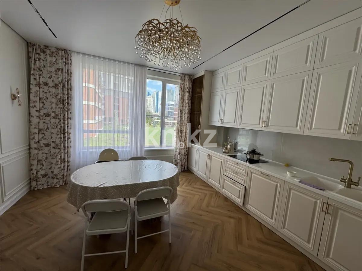Продажа 4-комнатной квартиры, 140.8 м², ул. Орынбор, дом  12 в Астане