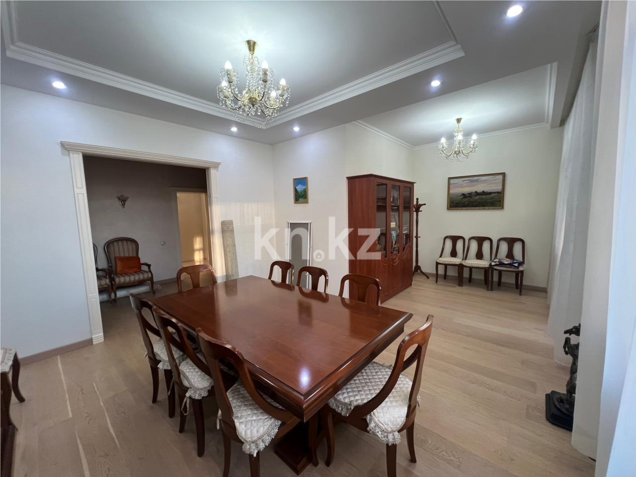 Продажа 4-комнатной квартиры, 188 м², ул. Аманжолова в Караганде - фото 4