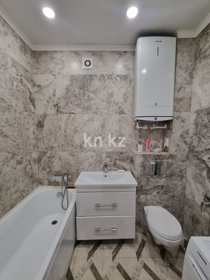 Продажа 3-комнатной квартиры, 85 м², Сакена Сейфуллина, дом  10 в Караганде - фото 10
