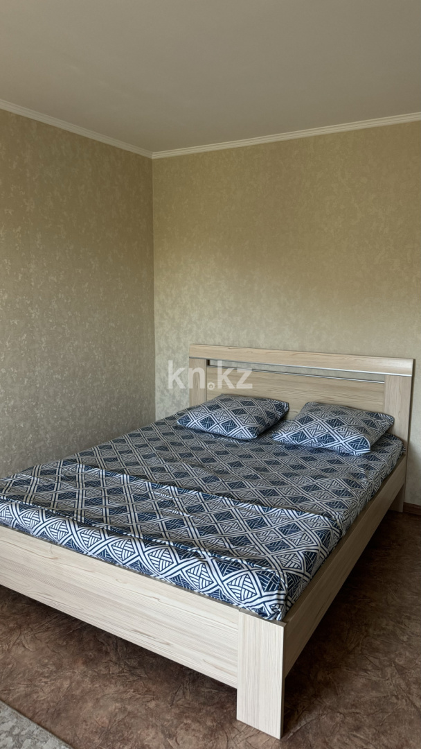 Аренда 1-комнатной квартиры посуточно, 36 м², ул. Бурова, дом  19/1 в Усть-Каменогорске - фото 3