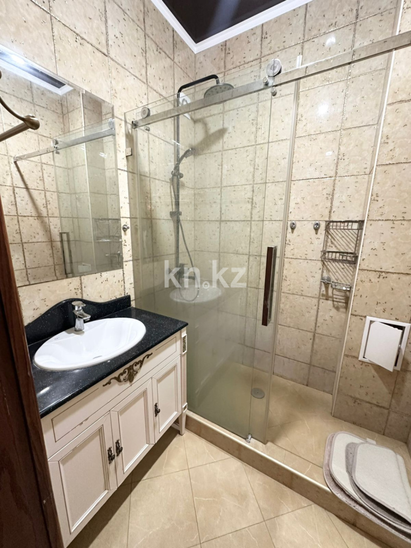 Продажа 5-комнатной квартиры, 240 м², ул. Романтиков в Астане - фото 10