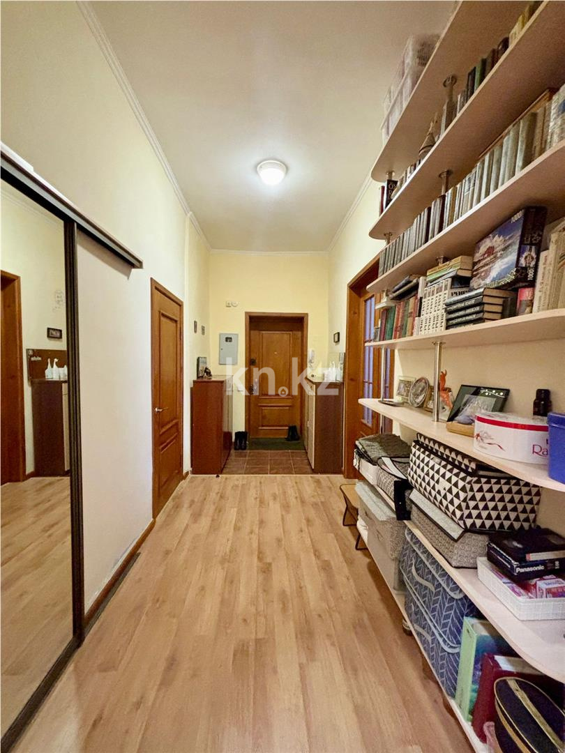 Продажа 3-комнатной квартиры, 84 м², ул. Абая в Караганде - фото 16