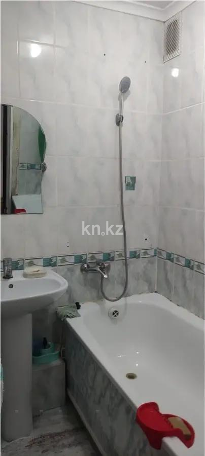 Продажа 3-комнатной квартиры, 62 м², пр. Строителей, дом  21 в Караганде - фото 5