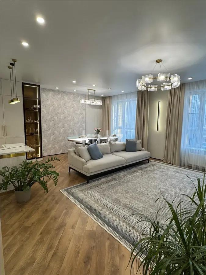 Продажа 5-комнатной квартиры, 132 м², ул. Бокейхана, дом  16 в Астане