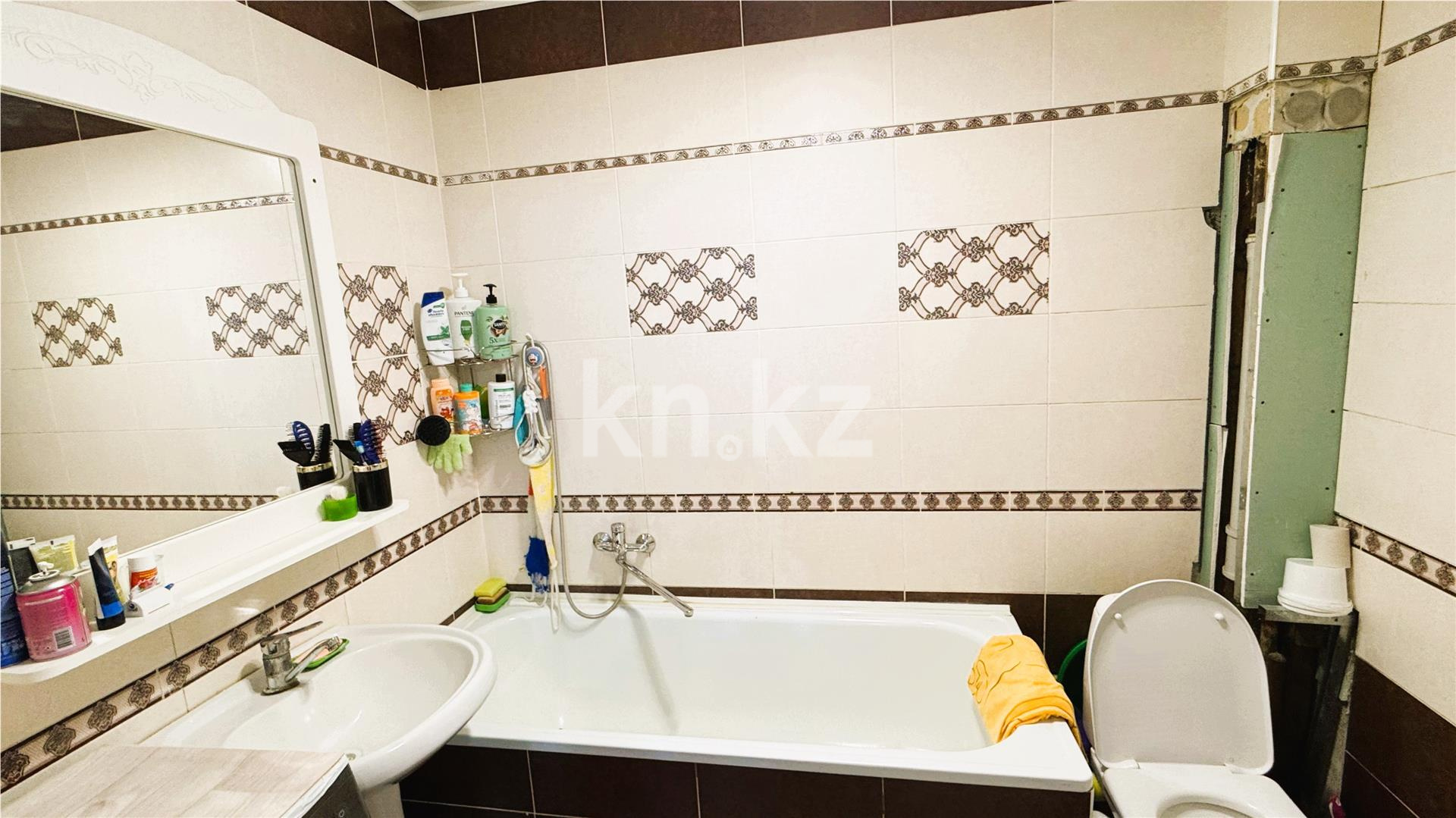 Продажа 3-комнатной квартиры, 72 м², пр. Назарбаева, дом  43 в Караганде - фото 10