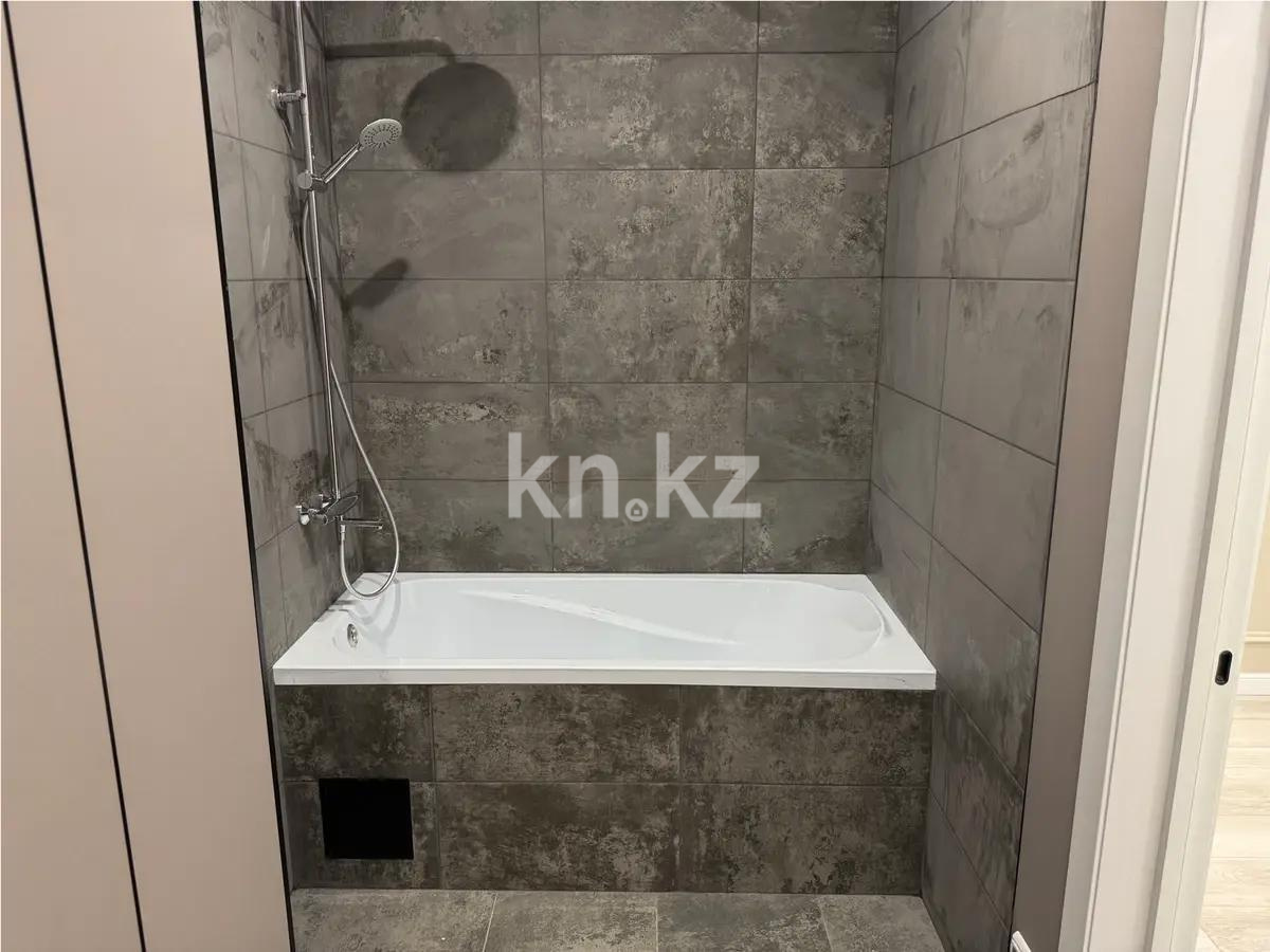 Продажа 3-комнатной квартиры, 112 м², ул. Аманжолова, дом  14/1 в Караганде - фото 4