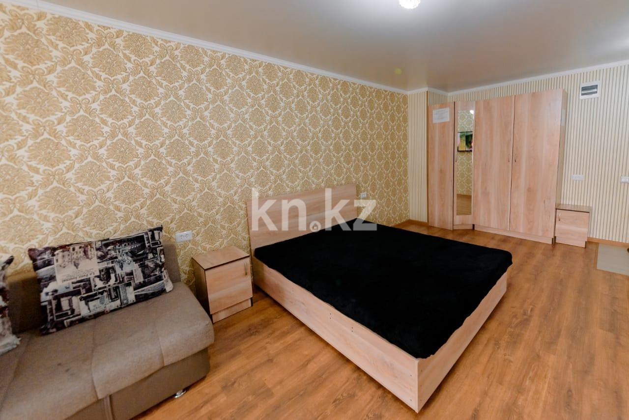 Аренда 1-комнатной квартиры посуточно, 42 м², пр. Бухар-жырау, дом  63/4 в Караганде - фото 2