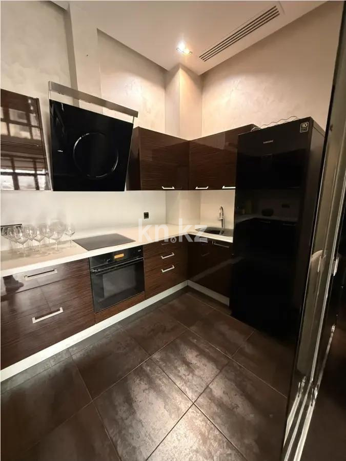 Продажа 3-комнатной квартиры, 105 м², ул. Омаровой, дом  33 в Алматы - фото 3