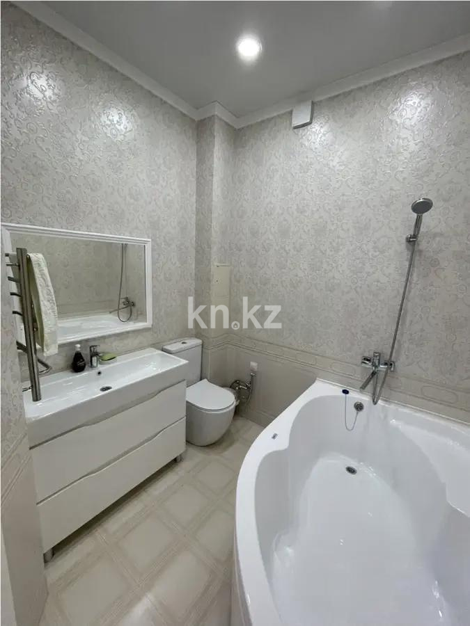 Продажа 4-комнатной квартиры, 130 м², ул. Ондасынова, дом  8 в Караганде - фото 5