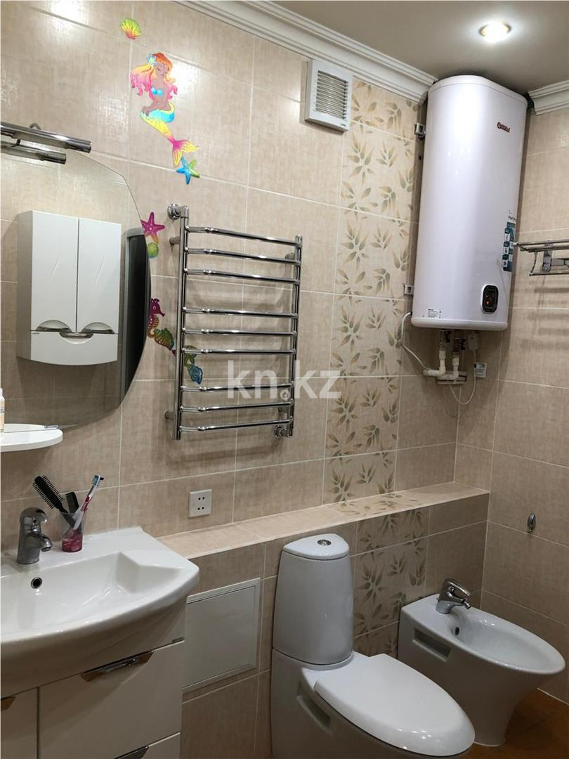 Продажа 3-комнатной квартиры, 98 м², ул. Аманжолова в Караганде - фото 10