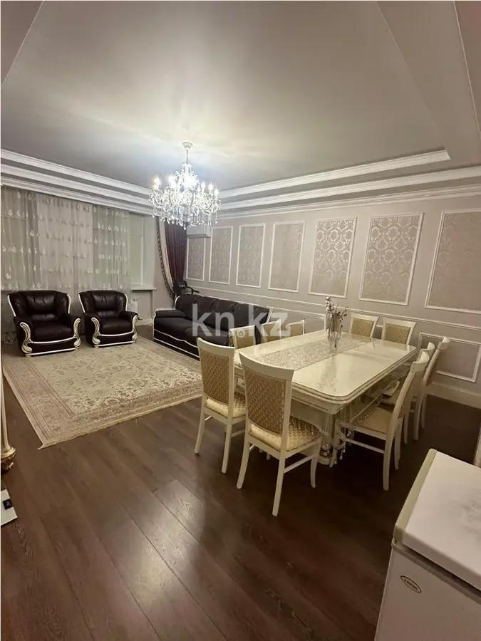 Продажа 3-комнатной квартиры, 114 м², ул. Аманжолова, дом  96/1 в Караганде