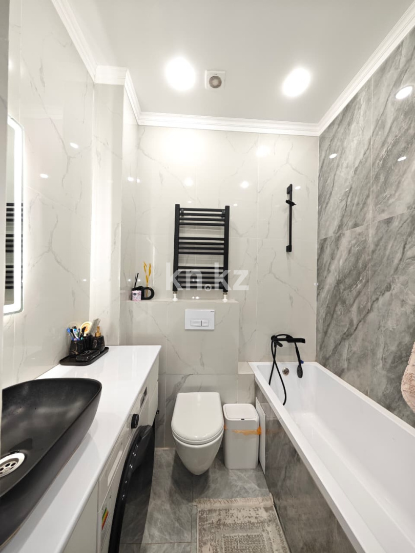 Продажа 3-комнатной квартиры, 82 м², ул. Муканова, дом  43/21 в Караганде - фото 12