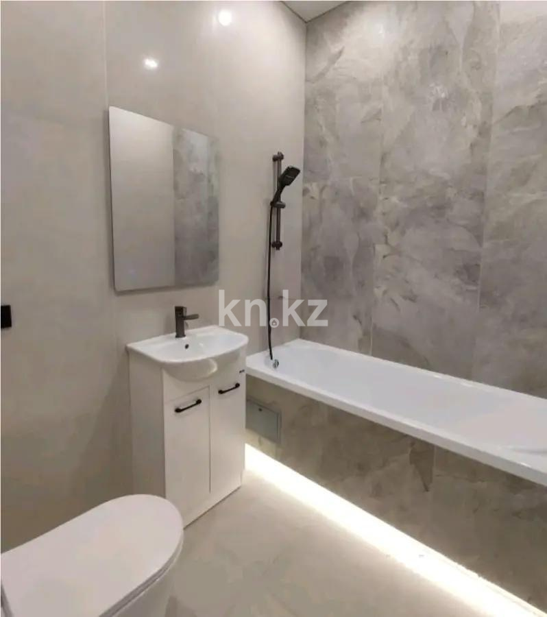 Продажа 3-комнатной квартиры, 71 м², ул. Утеген батыра, дом  11в в Алматы - фото 6