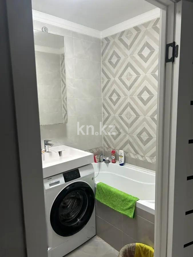 Продажа 2-комнатной квартиры, 42 м², мкр-н 16, дом  39 в Караганде - фото 3