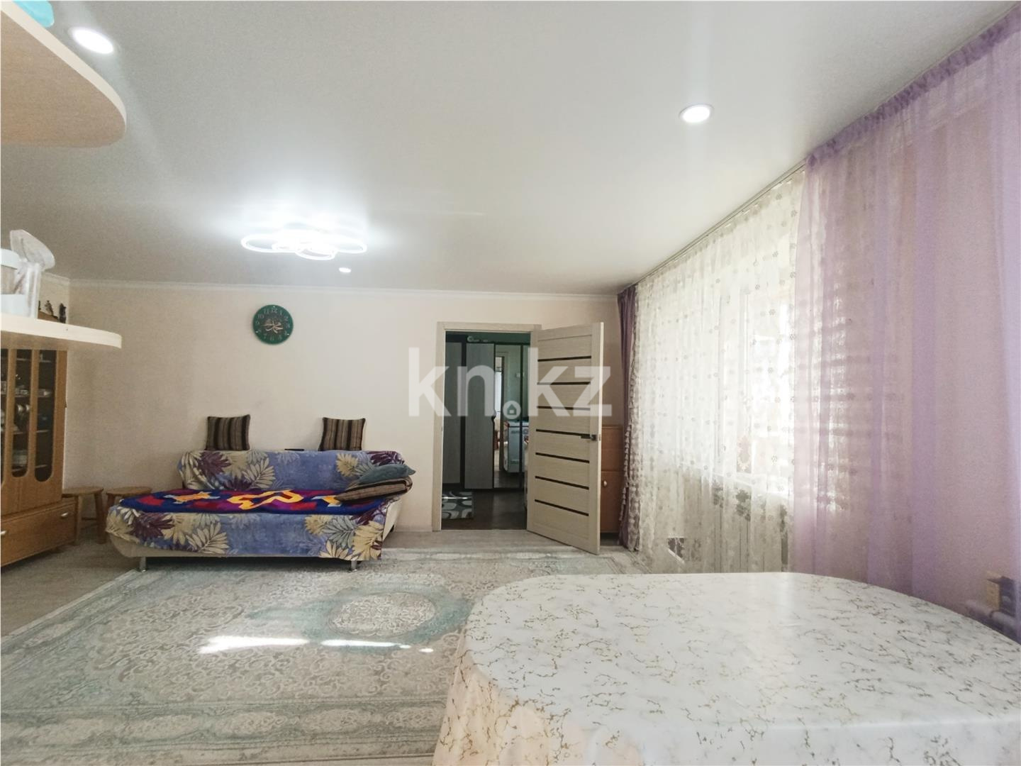 Продажа 2-комнатной квартиры, 44 м², 21 мкр. в Караганде - фото 7