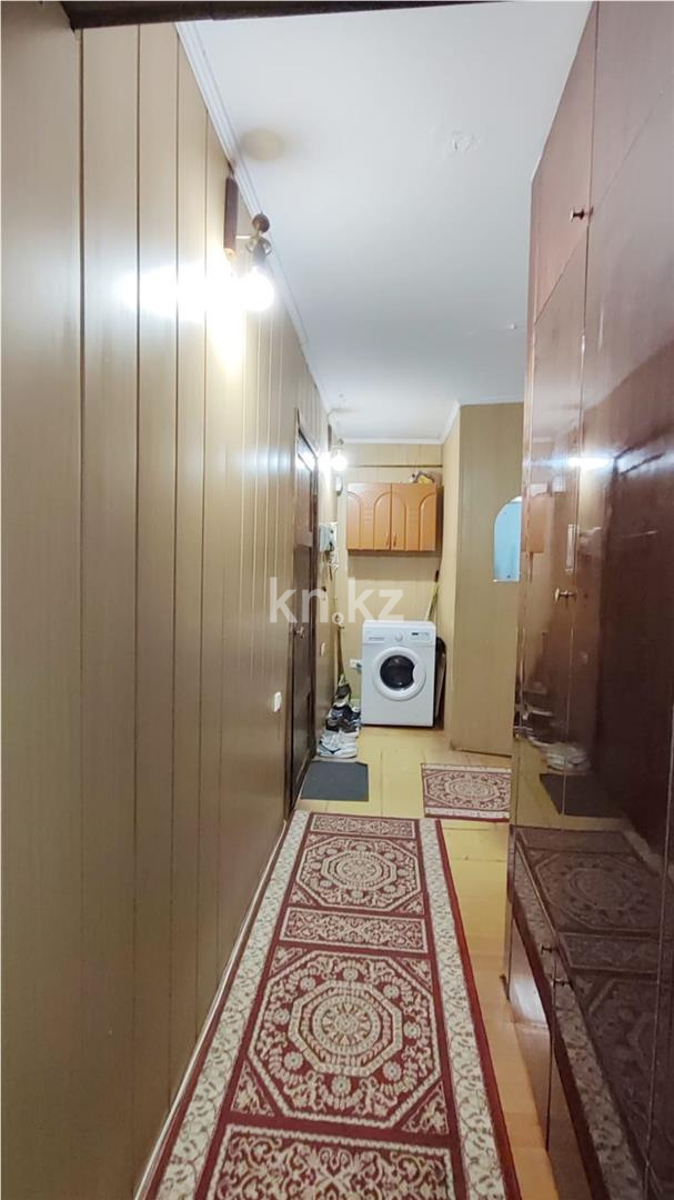 Продажа 4-комнатной квартиры, 61 м², мкр-н 17 в Караганде - фото 9