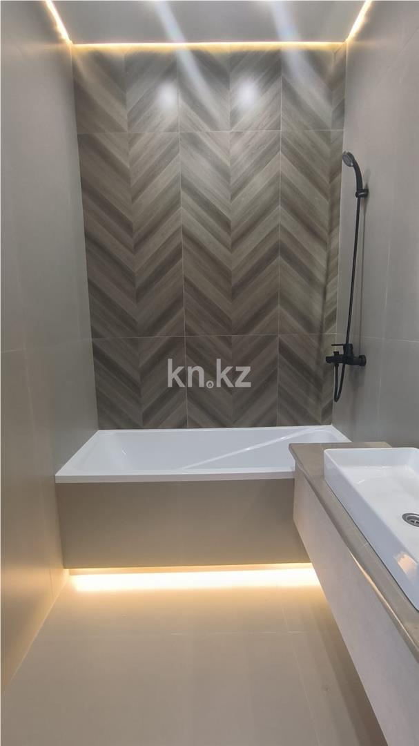 Продажа 2-комнатной квартиры, 56 м², ул. Букетова в Караганде - фото 12