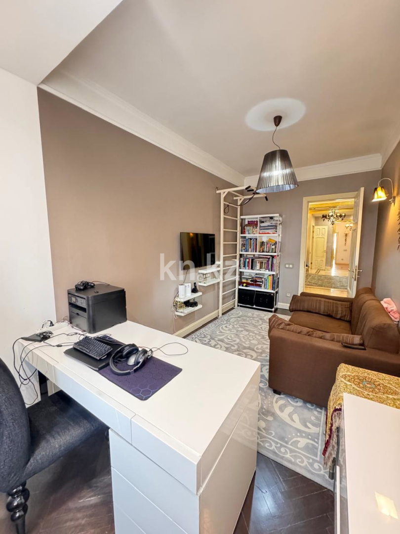 Продажа 5-комнатной квартиры, 206.5 м² в Астане - фото 11