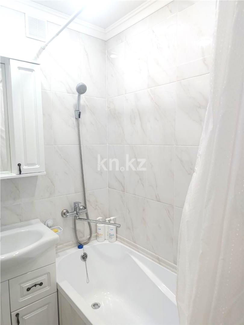 Продажа 4-комнатной квартиры, 62 м², мкр-н 21, дом  23 в Караганде - фото 16