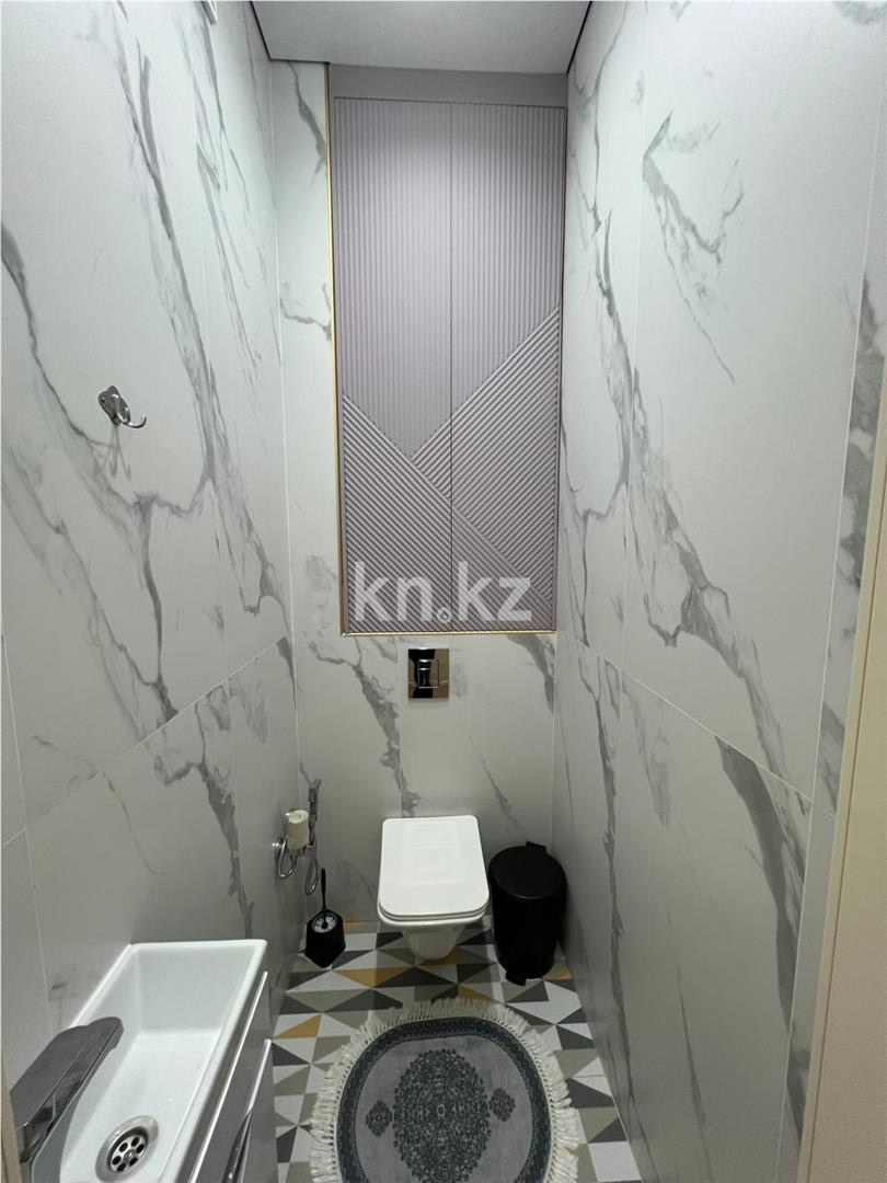 Продажа 3-комнатной квартиры, 90 м², ул. Муканова в Караганде - фото 8