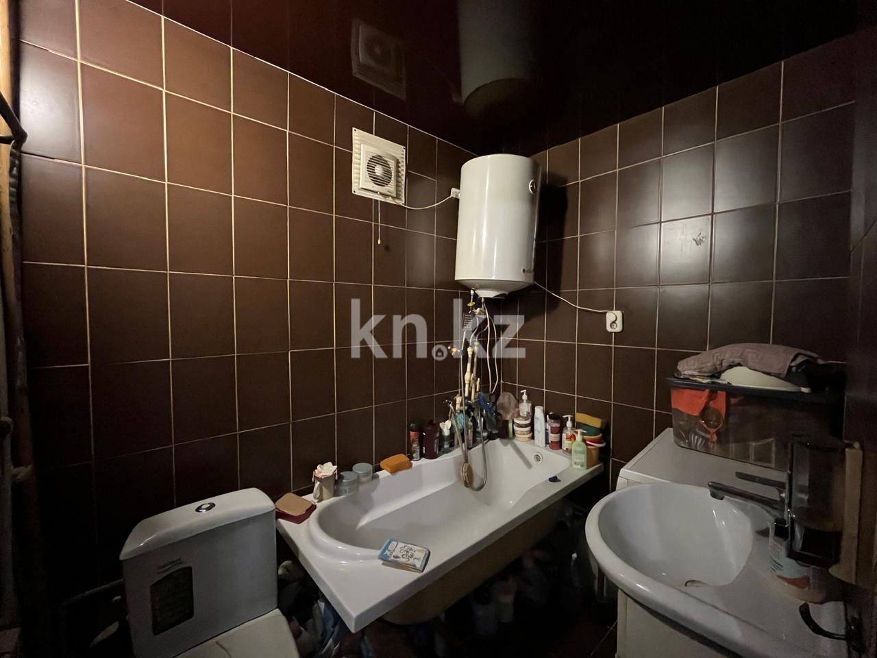 Продажа 3-комнатной квартиры, 54 м², мкр-н 14 в Караганде - фото 14