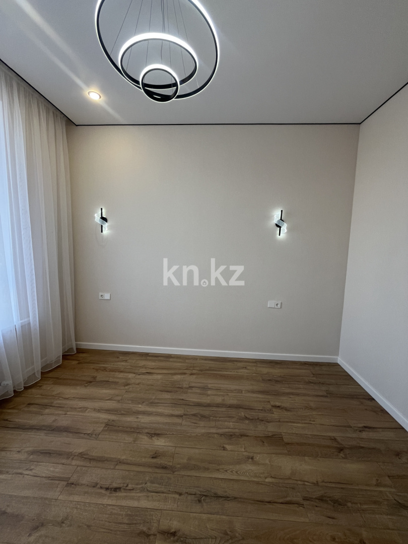 Продажа 2-комнатной квартиры, 35 м², Абая, дом  84 в Астане - фото 2