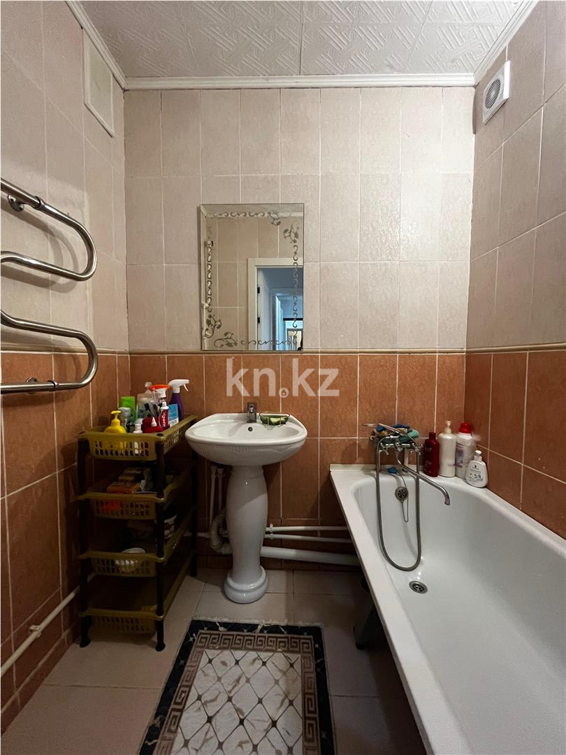 Продажа 3-комнатной квартиры, 65 м², мкр-н Голубые Пруды в Караганде - фото 8