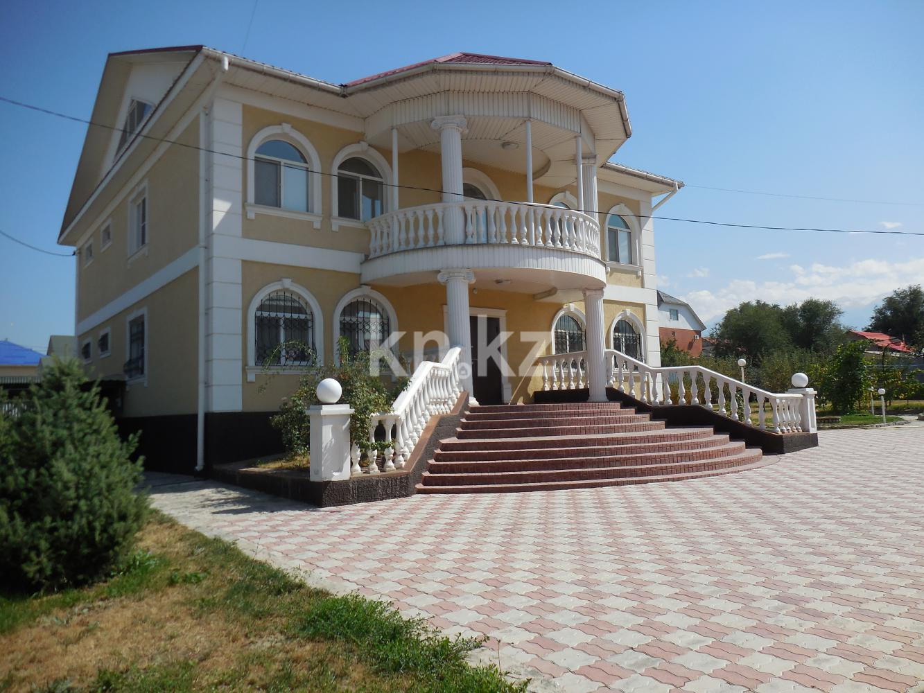 Продажа 8-комнатного дома, 500 м² в Алматы