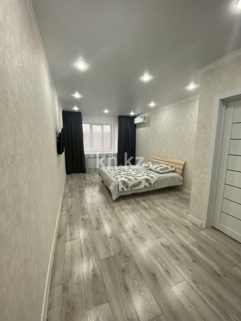 Аренда 1-комнатной квартиры посуточно, 68 м², ул. Самал, дом  86 в Уральске