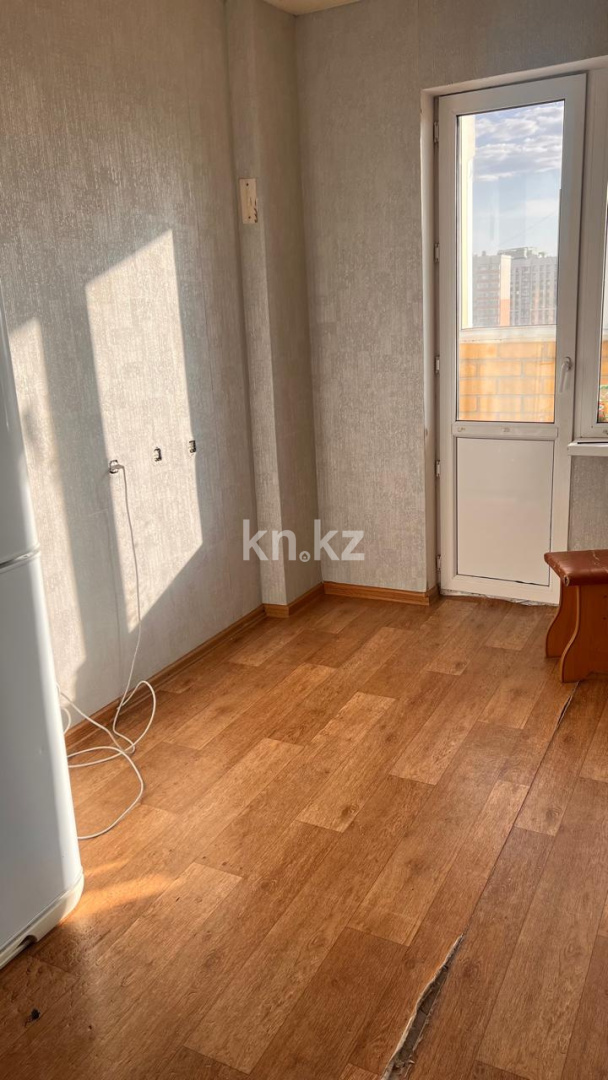 Продажа 3-комнатной квартиры, 90 м², пр. Шахтеров, дом  60 в Караганде - фото 2