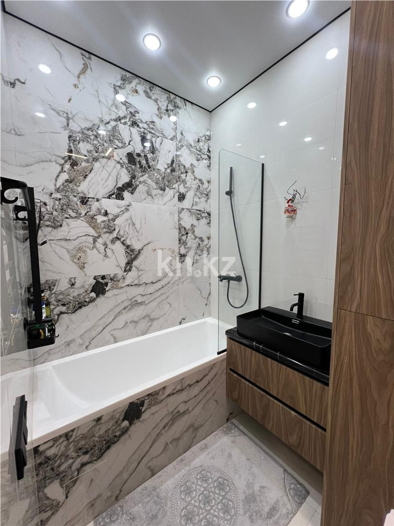 Продажа 3-комнатной квартиры, 78 м², пр. Строителей в Караганде - фото 13